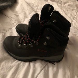 Columbia womens hiking boots